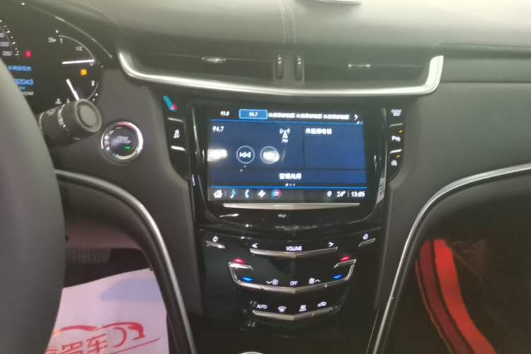Used Cadillac XTS 2018 28T Tech Edition Audio And AC Panel