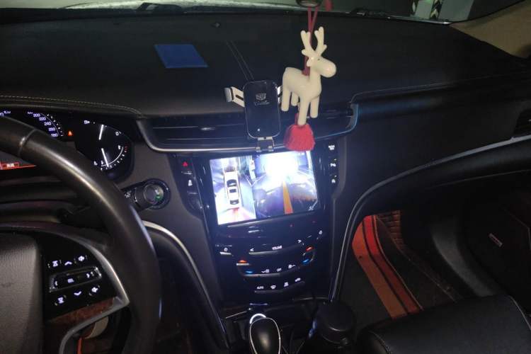 Used Cadillac XTS 2018 28T Elite Edition Audio And AC Panel