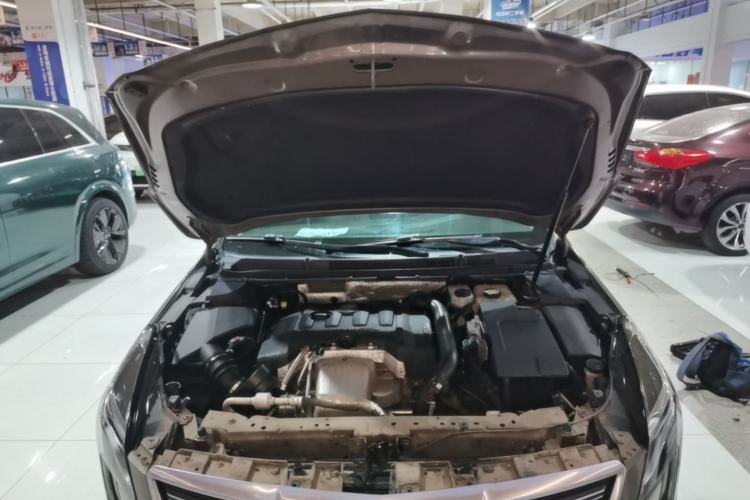 Used Cadillac XTS 2018 28T Elite Edition Engine Bay