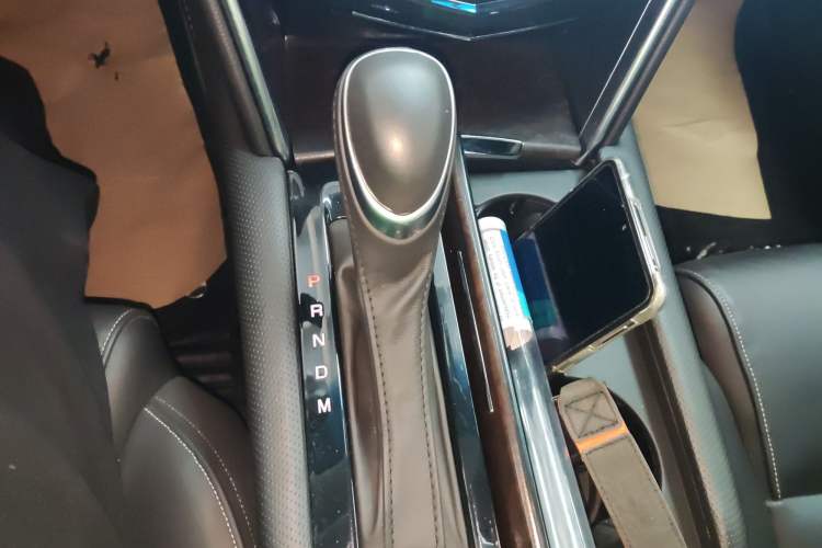 Used Cadillac XTS 2018 28T Elite Edition Gear Lever