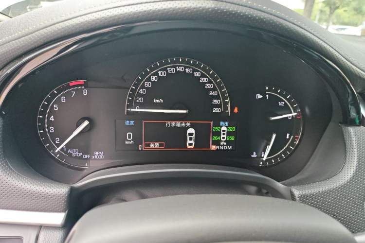 Used Cadillac XTS 2018 28T Tech Edition Instrument Cluster