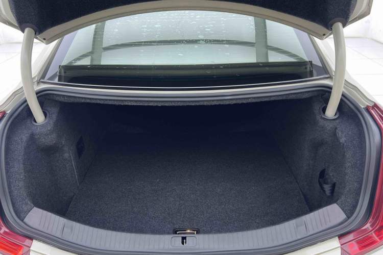 Used Cadillac XTS 2018 28T Tech Edition Interior 10