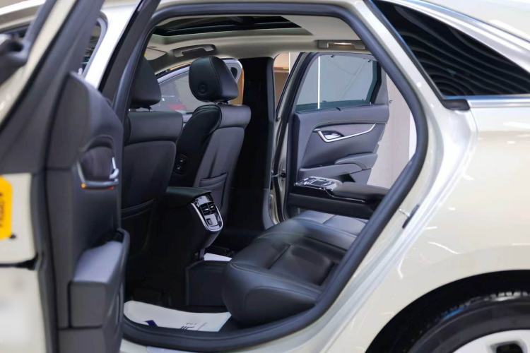 Used Cadillac XTS 2018 28T Luxury Edition Interior 12