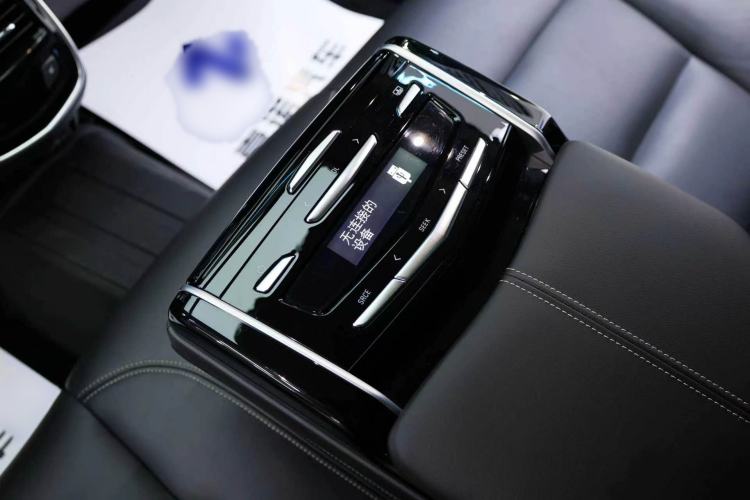 Used Cadillac XTS 2018 28T Luxury Edition Interior 15