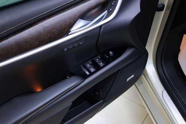Used Cadillac XTS 2018 28T Luxury Edition Interior 2