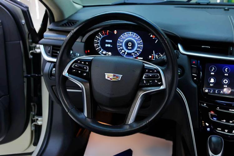 Used Cadillac XTS 2018 28T Luxury Edition Interior 8