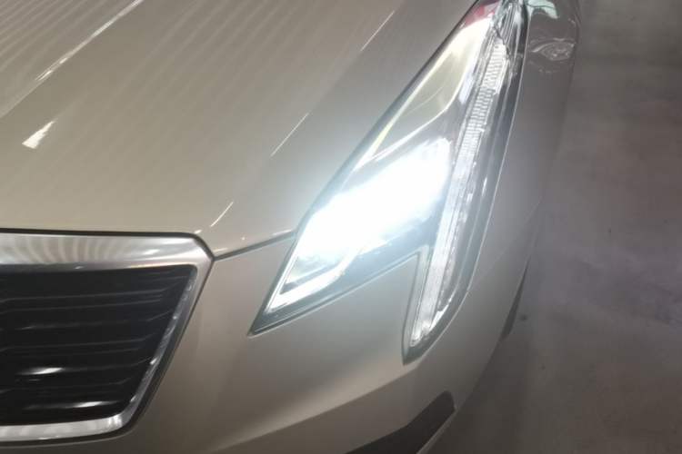 Used Cadillac XTS 2018 28T Tech Edition Left Front Headlight