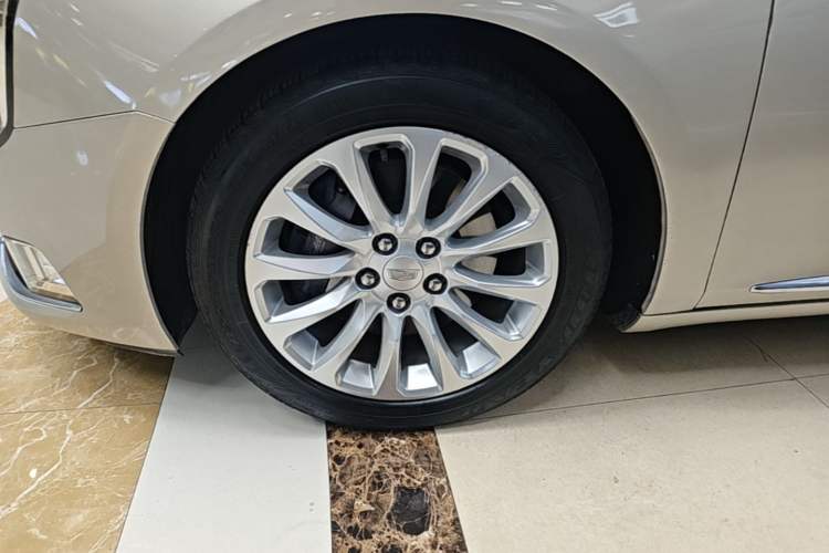 Used Cadillac XTS 2018 28T Elite Edition Left Front Wheel Hub