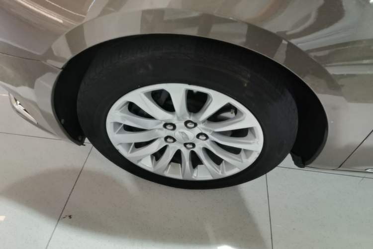 Used Cadillac XTS 2018 28T Elite Edition Left Front Wheel Hub