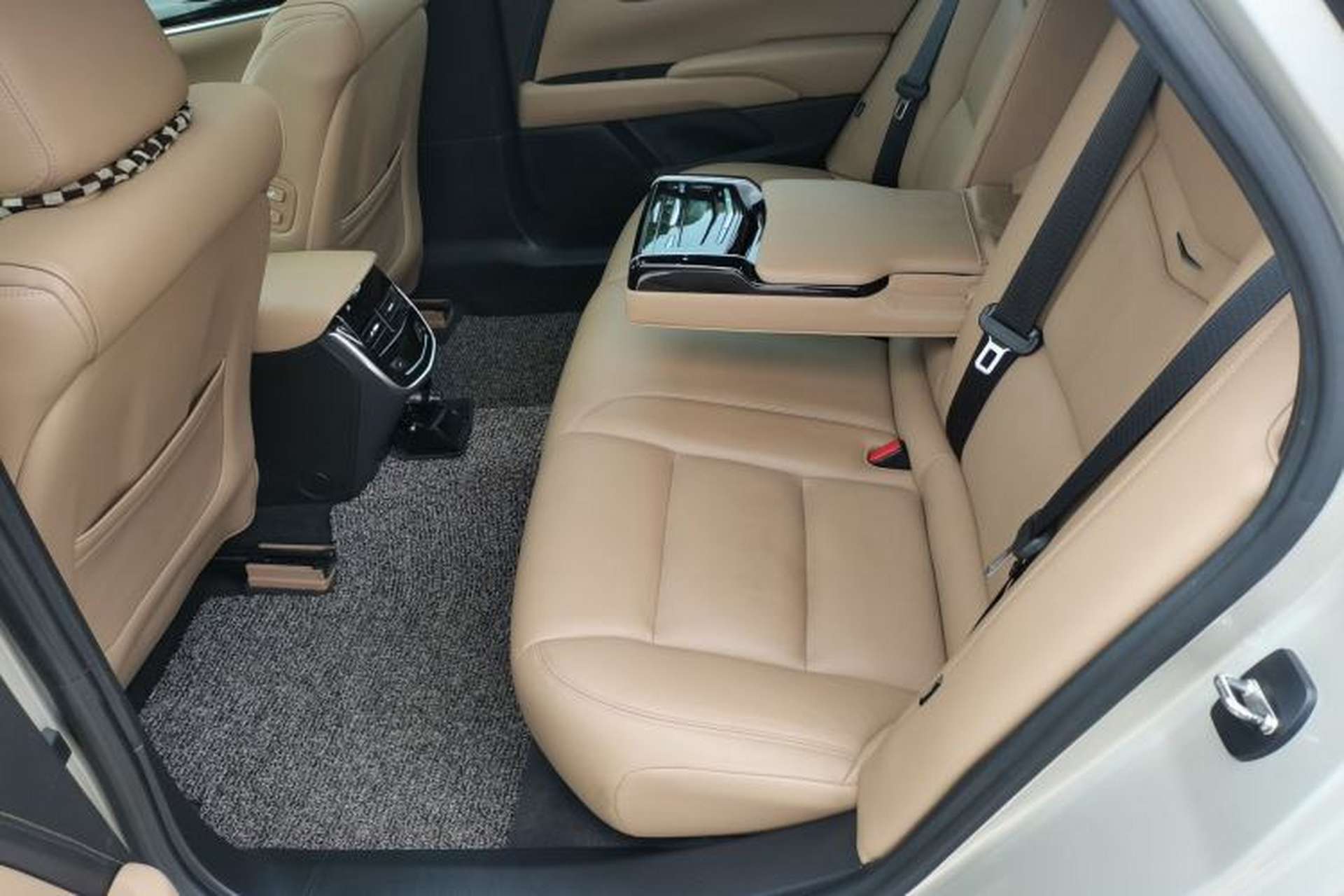 Used Cadillac XTS 2018 28T Luxury Edition Left Rear Seat