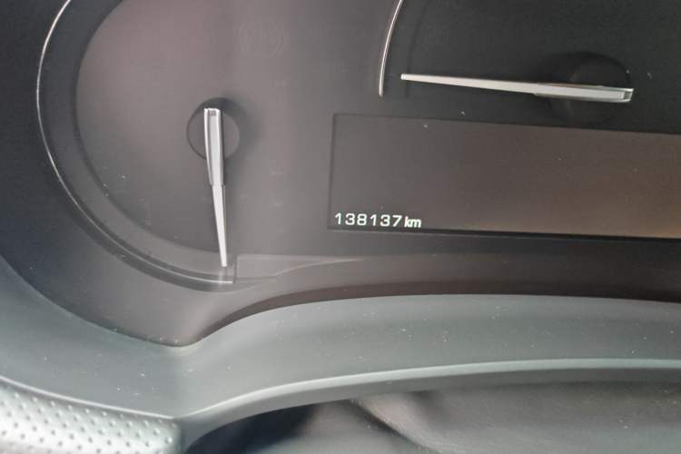 Used Cadillac XTS 2018 28T Tech Edition Odometer Close Up