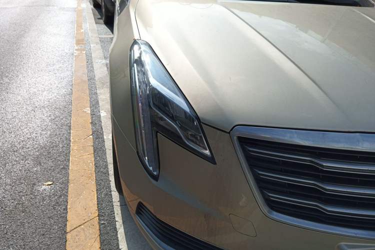 Used Cadillac XTS 2018 28T Tech Edition Right Front Headlight