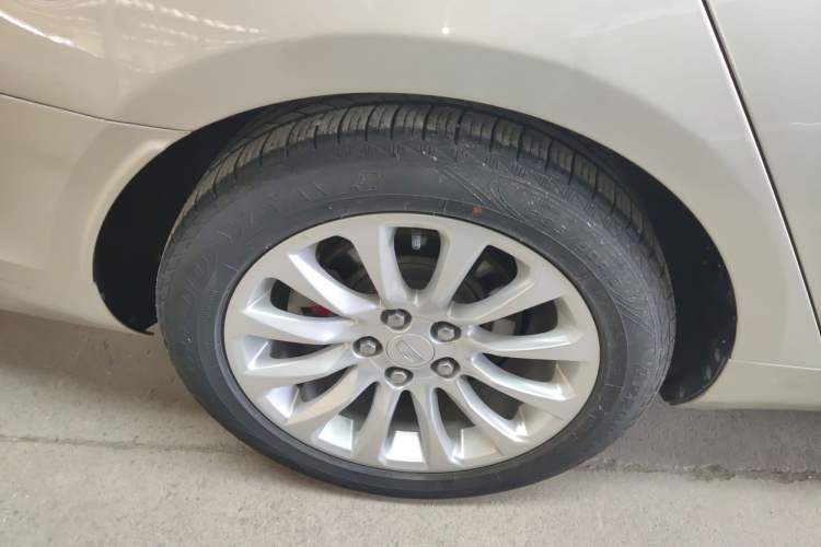 Used Cadillac XTS 2018 28T Elite Edition Right Rear Wheel Hub