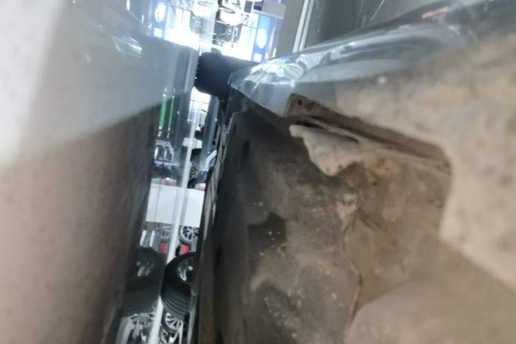 Used Cadillac XTS 2018 28T Elite Edition Right Side Sill