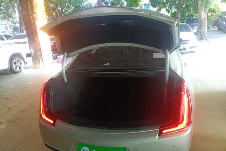 Used Cadillac XTS 2018 28T Elite Edition Trunk