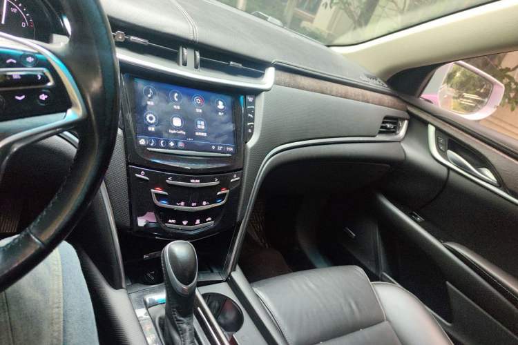 Used Cadillac XTS 2018 28T Elite Edition Audio And AC Panel