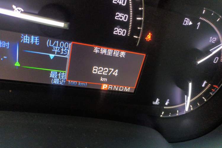 Used Cadillac XTS 2018 28T Tech Edition Odometer Close Up