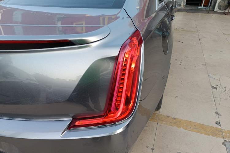 Used Cadillac XTS 2018 28T Tech Edition Right Rear Taillight