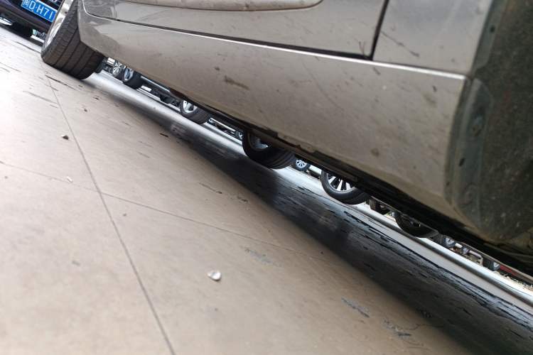 Used Cadillac XTS 2018 28T Tech Edition Right Side Sill