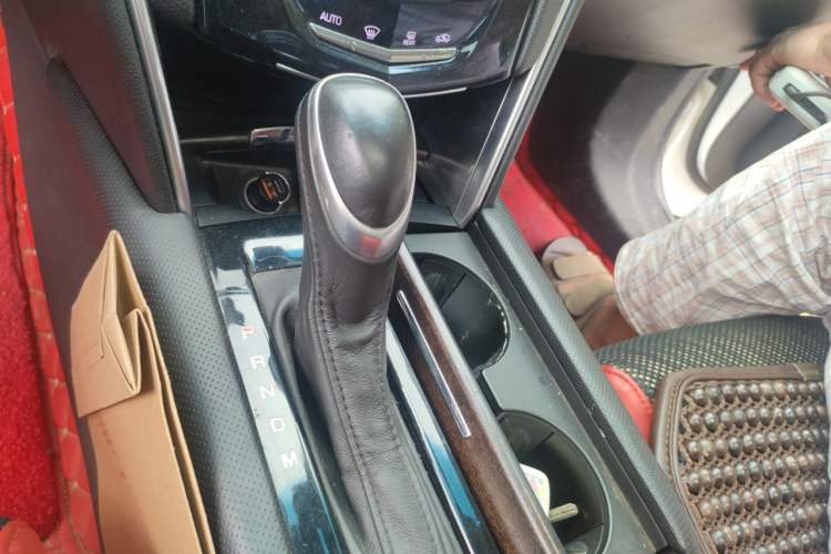 Used Cadillac XTS 2018 28T Elite Edition Gear Lever