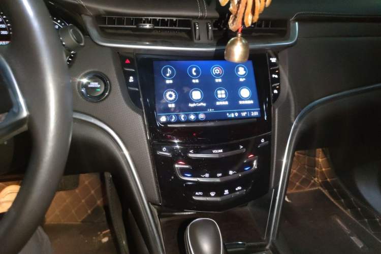 Used Cadillac XTS 2018 28T Tech Edition Audio And AC Panel