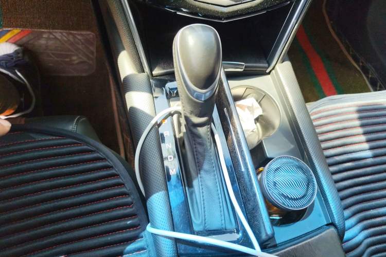 Used Cadillac XTS 2018 28T Elite Edition Gear Lever