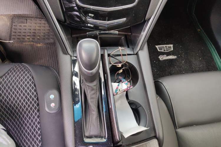 Used Cadillac XTS 2018 28T Elite Edition Gear Lever