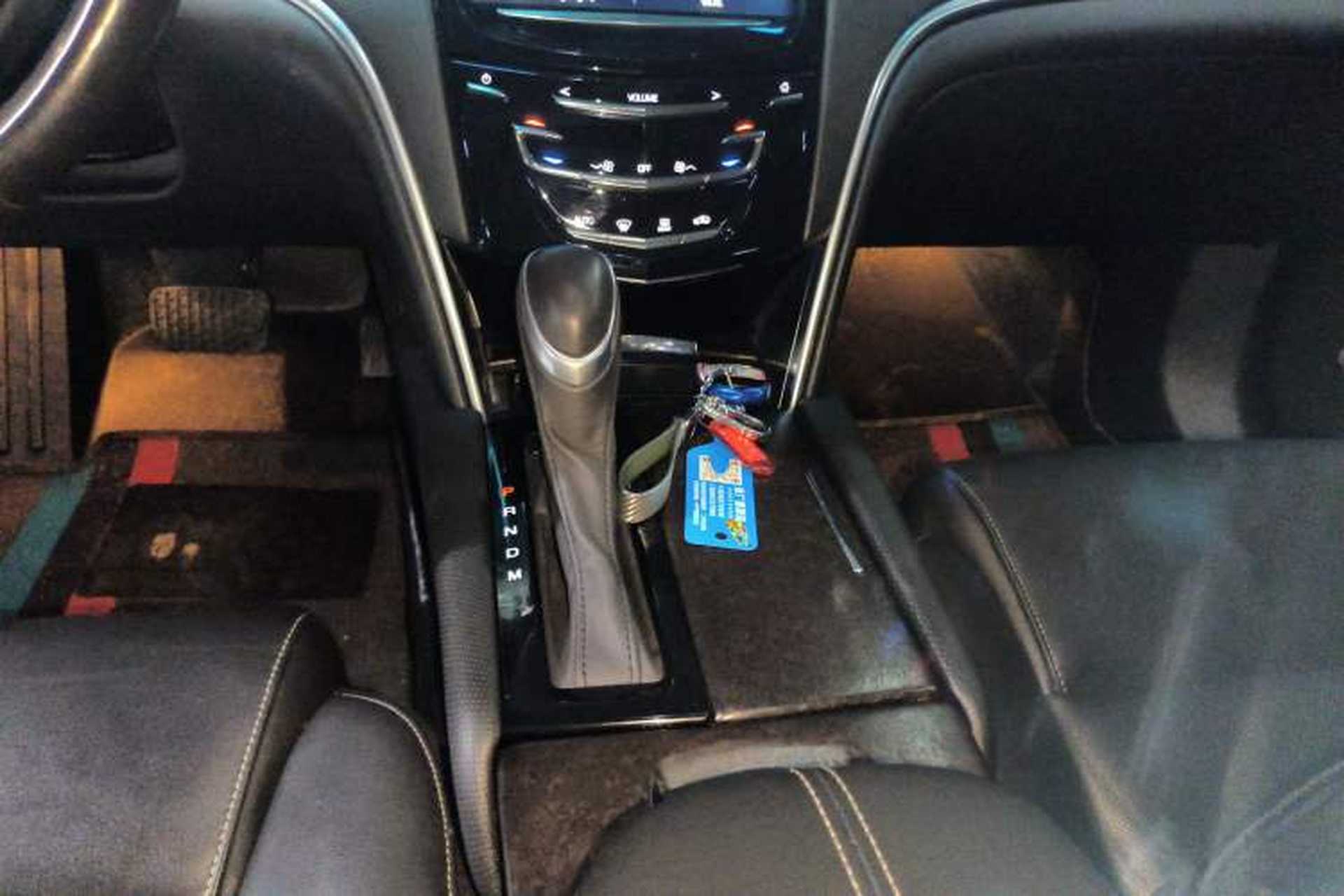 Used Cadillac XTS 2018 28T Elite Edition Gear Lever