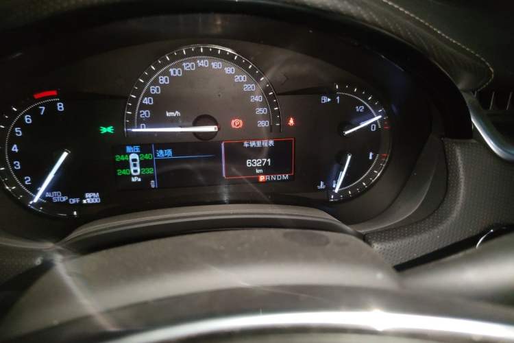Used Cadillac XTS 2018 28T Tech Edition Odometer Close Up