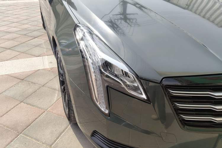 Used Cadillac XTS 2018 28T Tech Edition Right Front Headlight