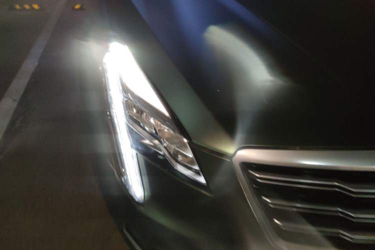 Used Cadillac XTS 2018 28T Tech Edition Right Front Headlight