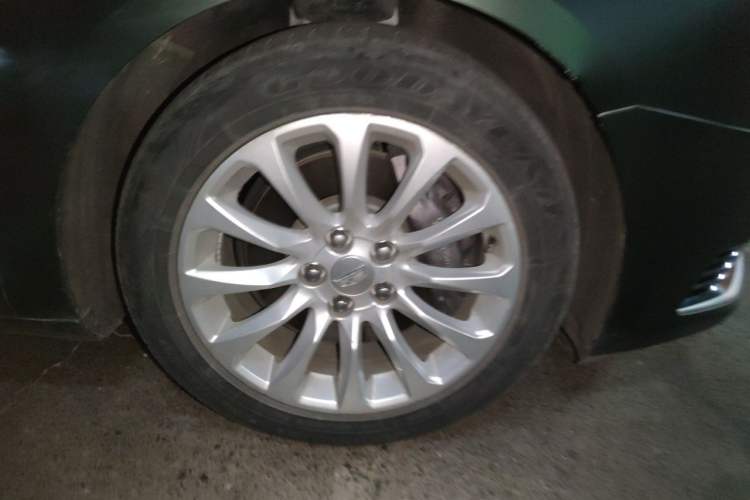 Used Cadillac XTS 2018 28T Tech Edition Right Front Wheel Hub
