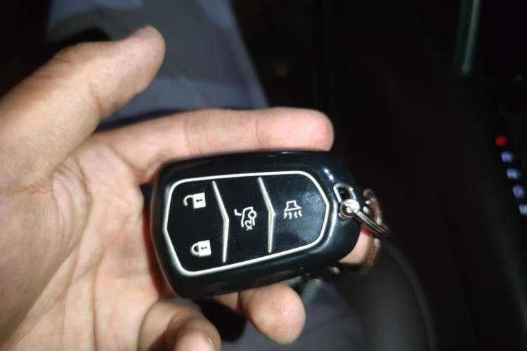 Used Cadillac XTS 2018 28T Tech Edition Vehicle Key