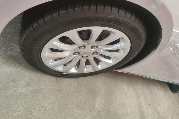 Used Cadillac XTS 2018 28T Tech Edition Left Front Wheel Hub