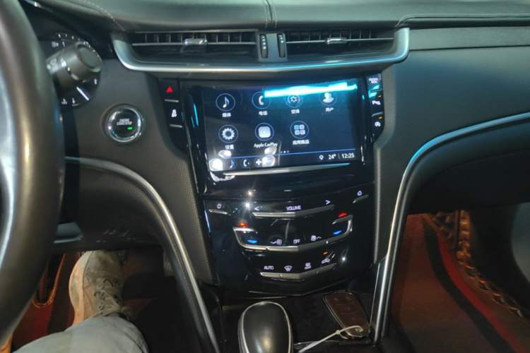 Used Cadillac XTS 2018 28T Tech Edition Audio And AC Panel