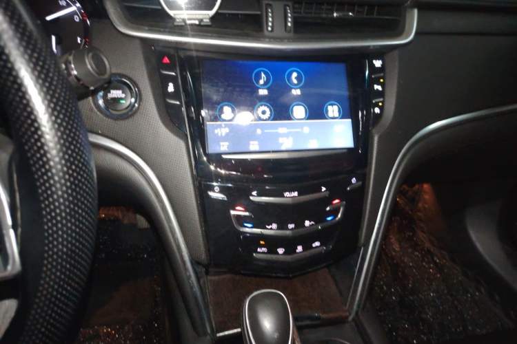 Used Cadillac XTS 2018 28T Tech Edition Audio And AC Panel