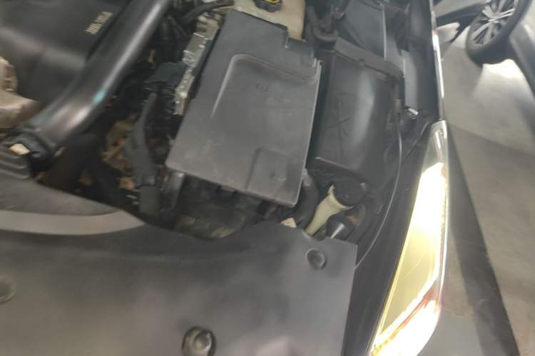Used Cadillac XTS 2018 28T Tech Edition Engine Bay Left