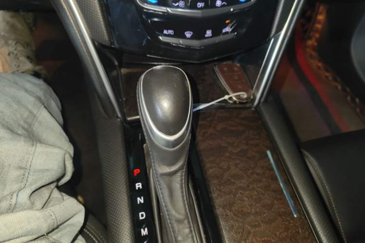 Used Cadillac XTS 2018 28T Tech Edition Gear Lever