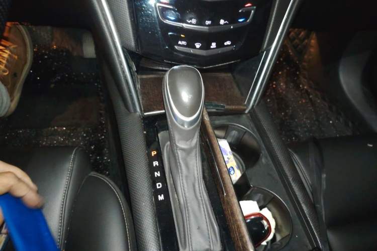 Used Cadillac XTS 2018 28T Tech Edition Gear Lever