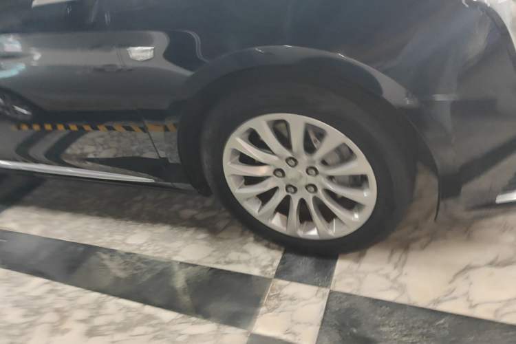 Used Cadillac XTS 2018 28T Tech Edition Right Front Wheel Hub