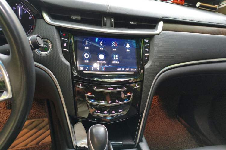 Used Cadillac XTS 2018 28T Elite Edition Audio And AC Panel
