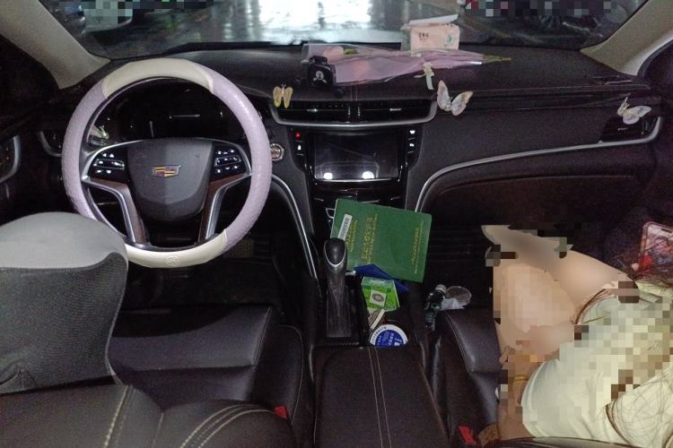 Used Cadillac XTS 2018 28T Tech Edition Center Console