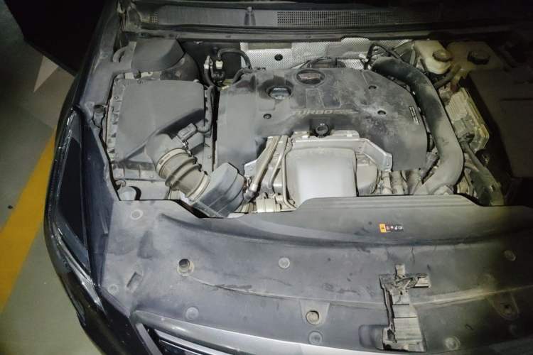 Used Cadillac XTS 2018 28T Elite Edition Engine Bay Right