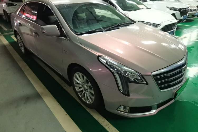 Used Cadillac XTS 2018 28T Elite Edition Front Right 45 Deg