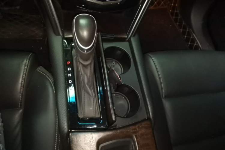 Used Cadillac XTS 2018 28T Elite Edition Gear Lever