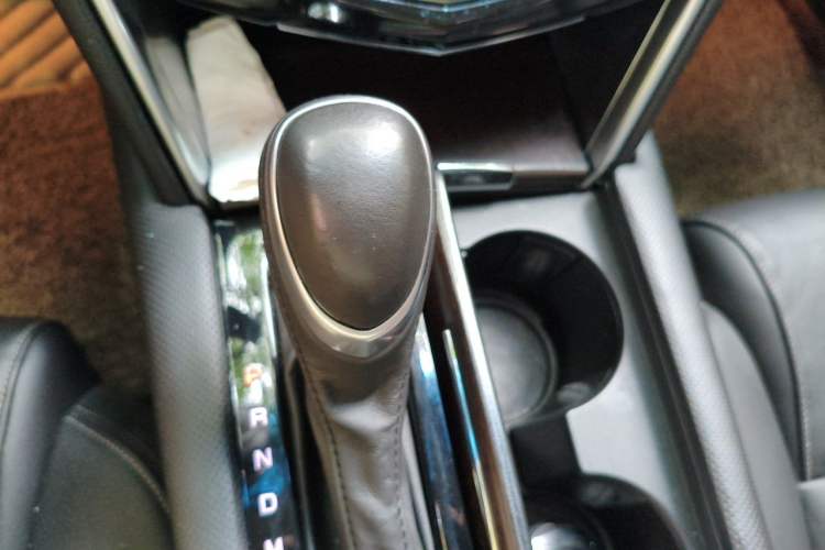 Used Cadillac XTS 2018 28T Elite Edition Gear Lever