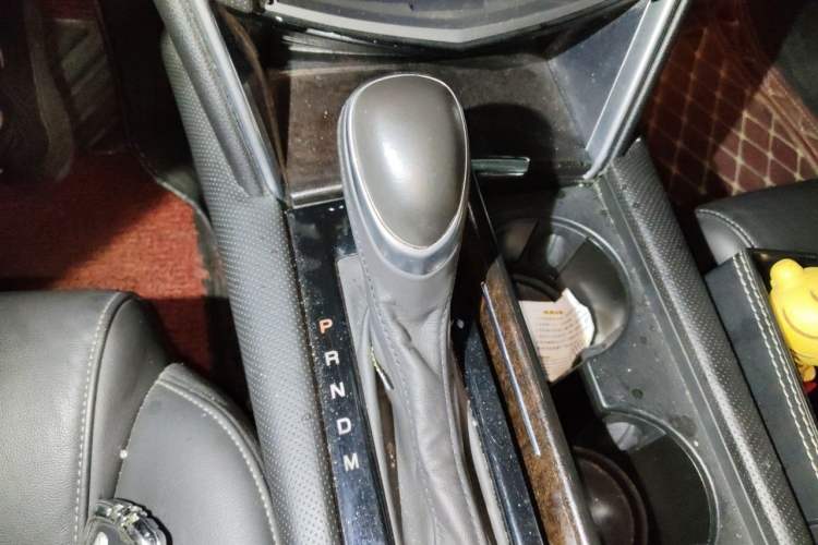 Used Cadillac XTS 2018 28T Elite Edition Gear Lever