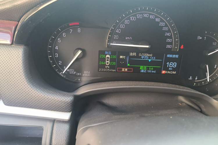 Used Cadillac XTS 2018 28T Tech Edition Odometer Close Up