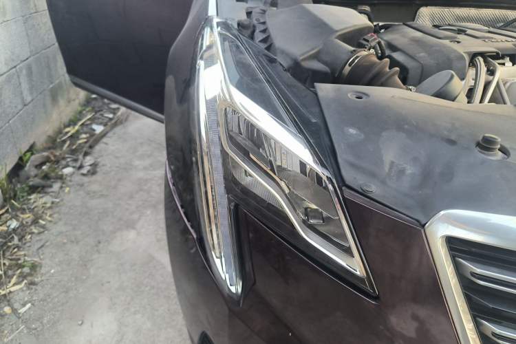 Used Cadillac XTS 2018 28T Tech Edition Right Front Headlight
