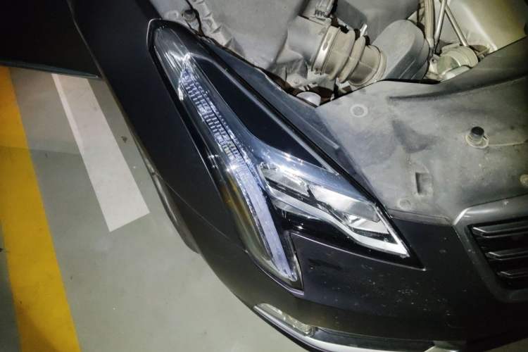 Used Cadillac XTS 2018 28T Elite Edition Right Front Headlight